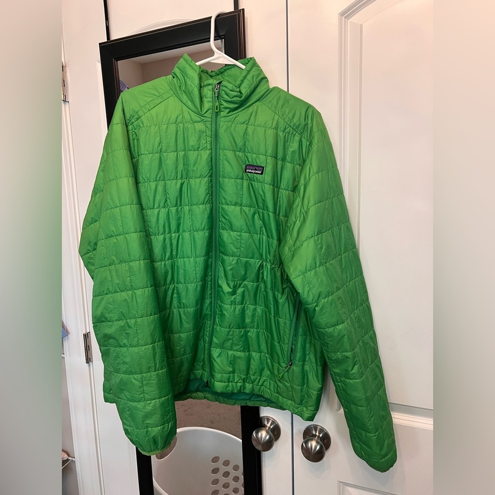 Patagonia men’s nano puff jacket